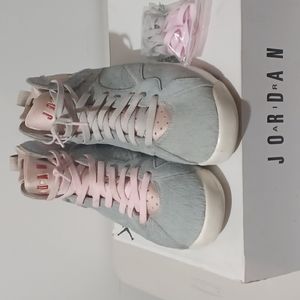 Mens air jordan 7 retro se size 11 comes with pink and grey shoe lace used